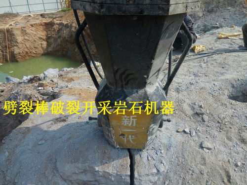 昆明西山土石方工程中的關(guān)鍵一環(huán) 路基開挖石頭機(jī)與本地代理商的合作之道
