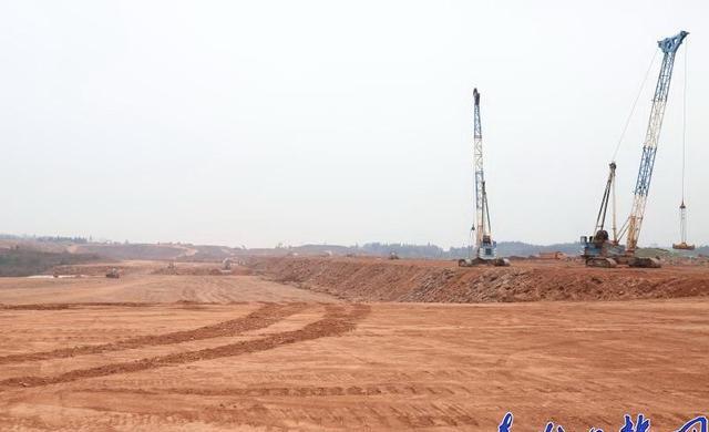 達(dá)州機(jī)場(chǎng)遷建項(xiàng)目加速推進(jìn) 土石方工程預(yù)計(jì)月底基本完成